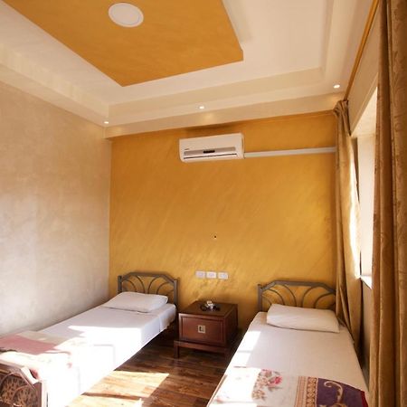 Erasmus Student House By Sunrise Hostel Amman Esterno foto