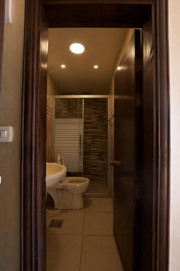 Erasmus Student House By Sunrise Hostel Amman Esterno foto
