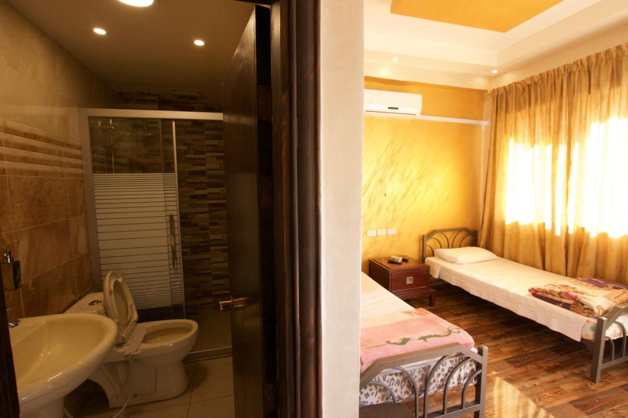 Erasmus Student House By Sunrise Hostel Amman Esterno foto