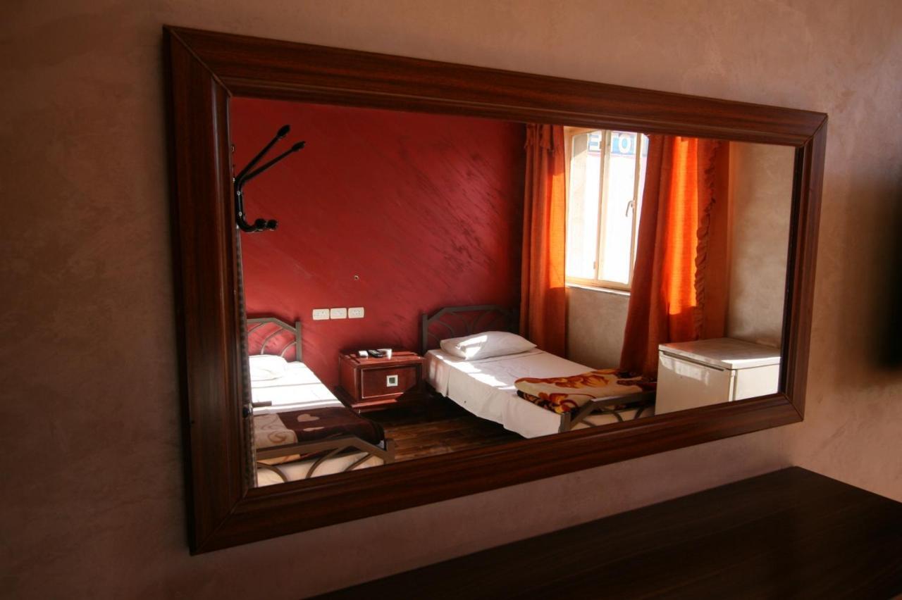Erasmus Student House By Sunrise Hostel Amman Esterno foto