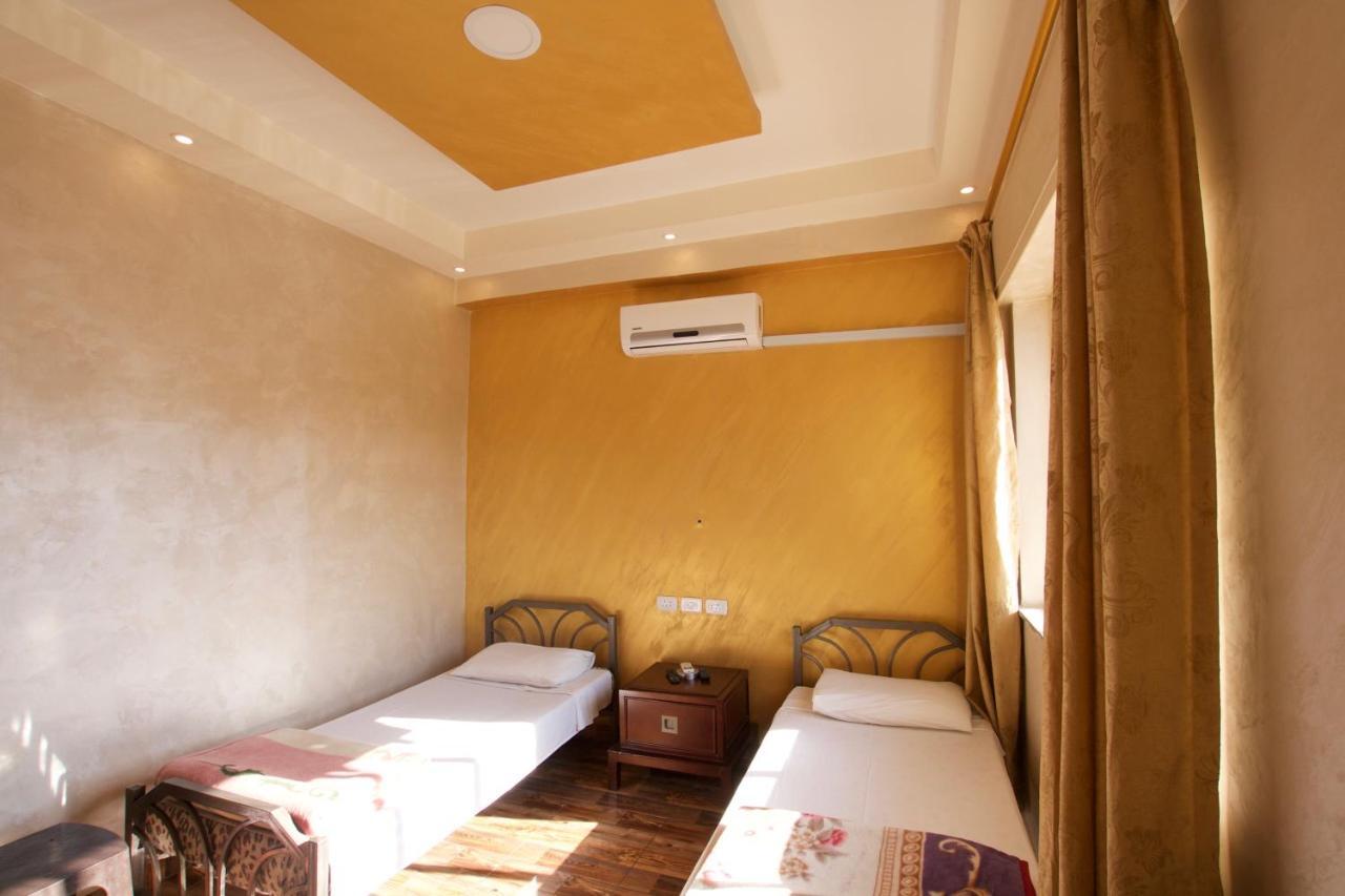 Erasmus Student House By Sunrise Hostel Amman Esterno foto